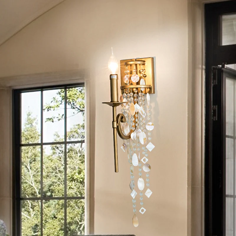 Applique murale chandelier en métal, éclairage mural traditionnel à 1 ampoule pour chambre à coucher en or avec accents de...
