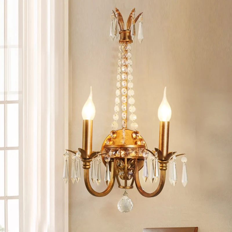 Applique murale chandelier à 2 têtes, éclairage mural rustique en fer doré antique avec accents de cristal Clearhalo