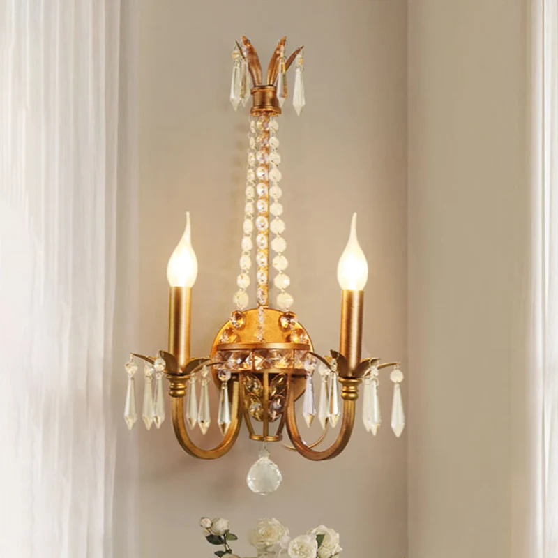 Applique murale chandelier à 2 têtes, éclairage mural rustique en fer doré antique avec accents de cristal Clearhalo