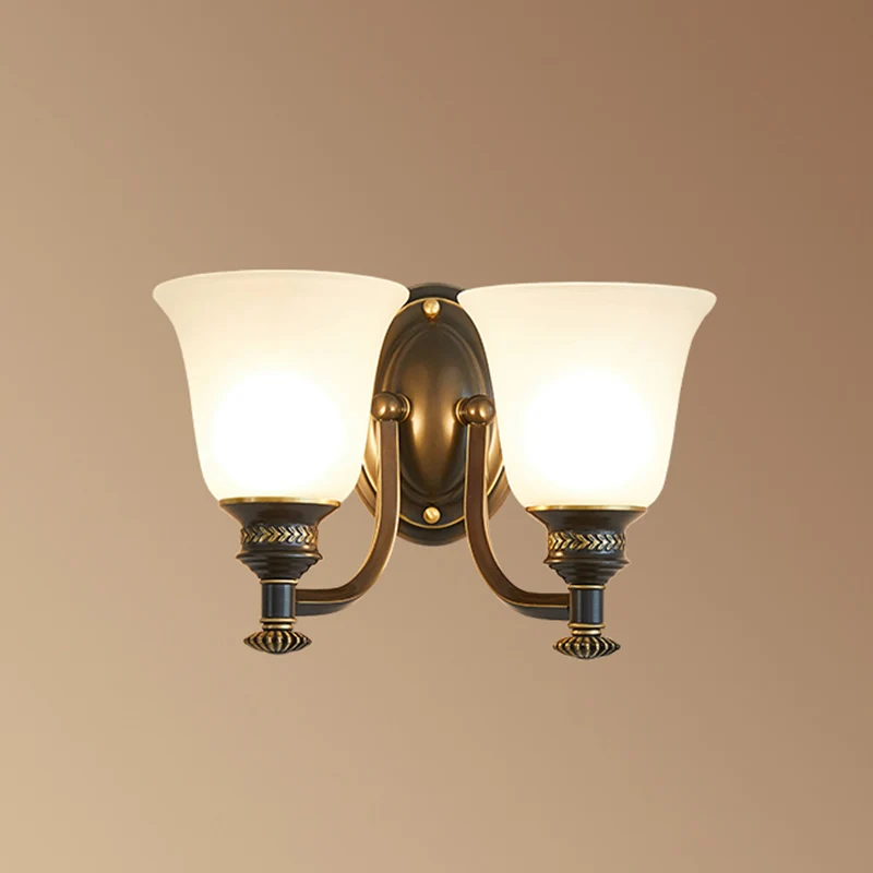 Applique murale cloche en laiton, luminaire classique en verre givré blanc, luminaire mural de chevet Clearhalo