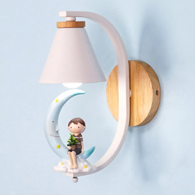 Applique murale conique pour enfants, éclairage mural de chevet métallique à 1 lumière avec figurine décorative en blanc C...