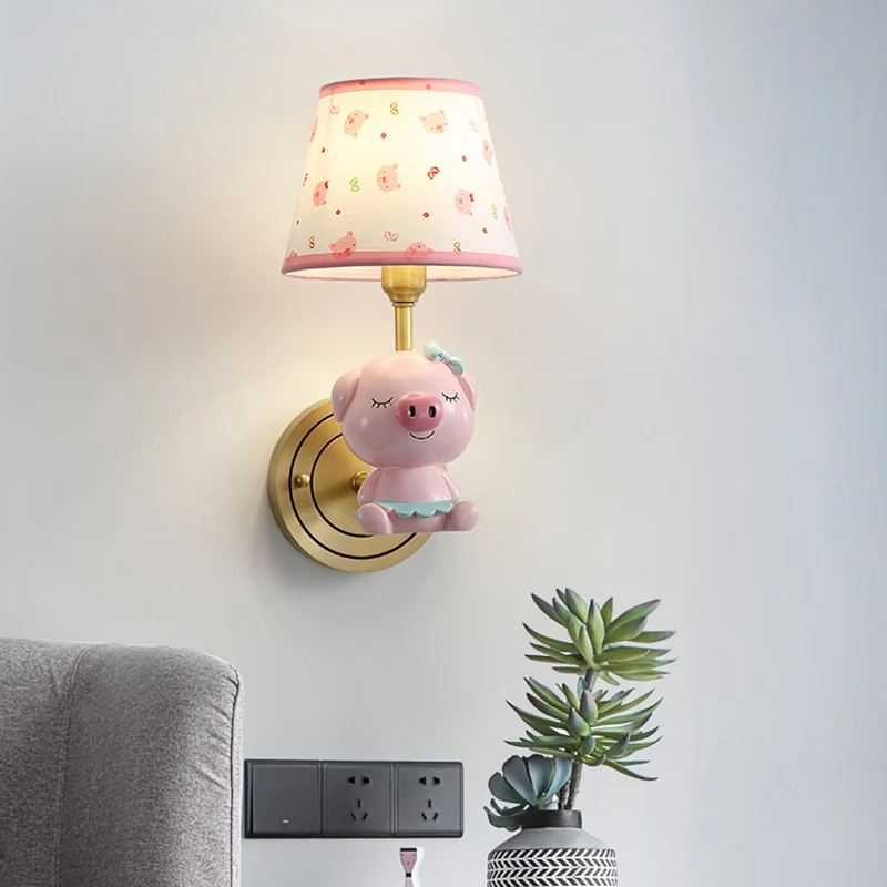 Applique murale contemporaine en forme de cochon rose avec abat-jour empire à motifs de dessins animés Clearhalo