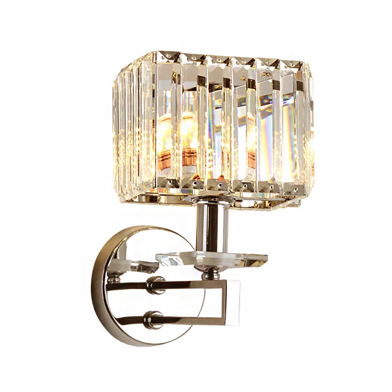 Applique murale cubique contemporaine en métal, 1 lumière, finition chromée, avec bloc de cristal transparent Clearhalo