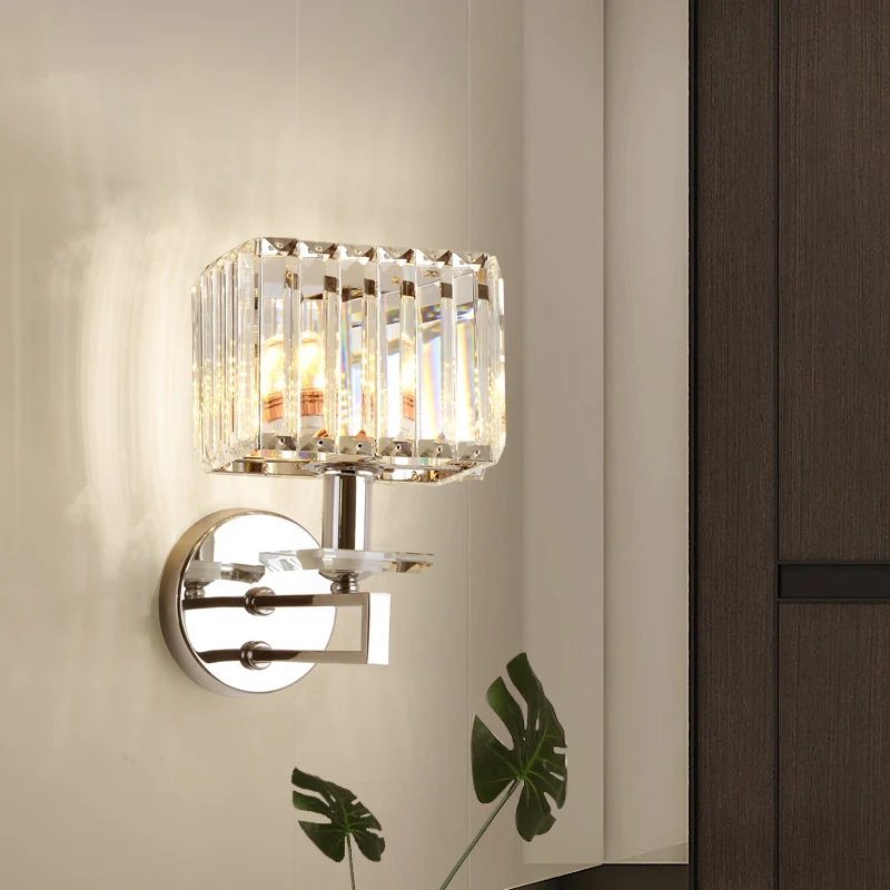 Applique murale cubique contemporaine en métal, 1 lumière, finition chromée, avec bloc de cristal transparent Clearhalo