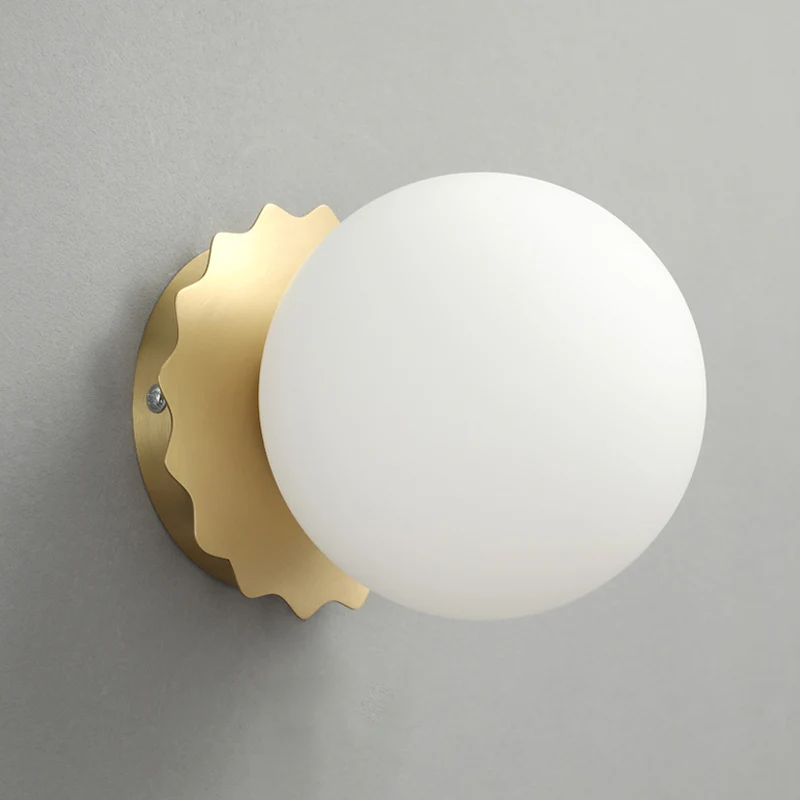 Applique murale Globe en verre blanc, modernisme, 1 ampoule, éclairage mural doré pour chambre à coucher Clearhalo