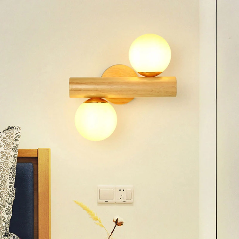 Applique murale globe en verre de lait avec base en bois, applique murale contemporaine à 2 lumières en blanc pour salle d...