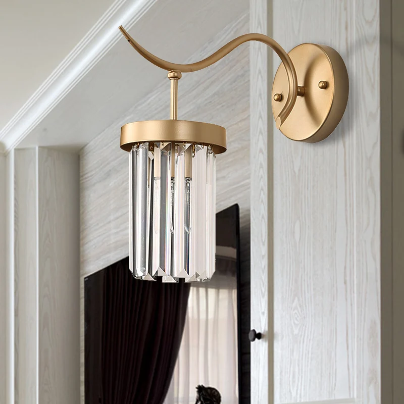 Applique murale incurvée en métal, lampe moderniste, 1 tête, finition en laiton, luminaire mural avec bloc de cristal tran...