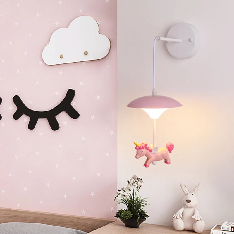 Applique murale LED métallique en forme de champignon, luminaire mural rose avec licorne en résine Clearhalo