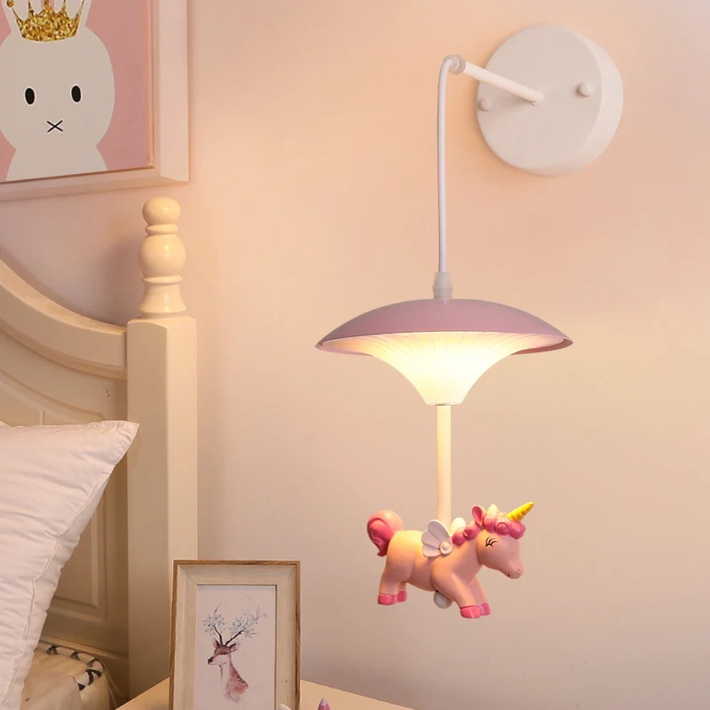 Applique murale LED métallique en forme de champignon, luminaire mural rose avec licorne en résine Clearhalo
