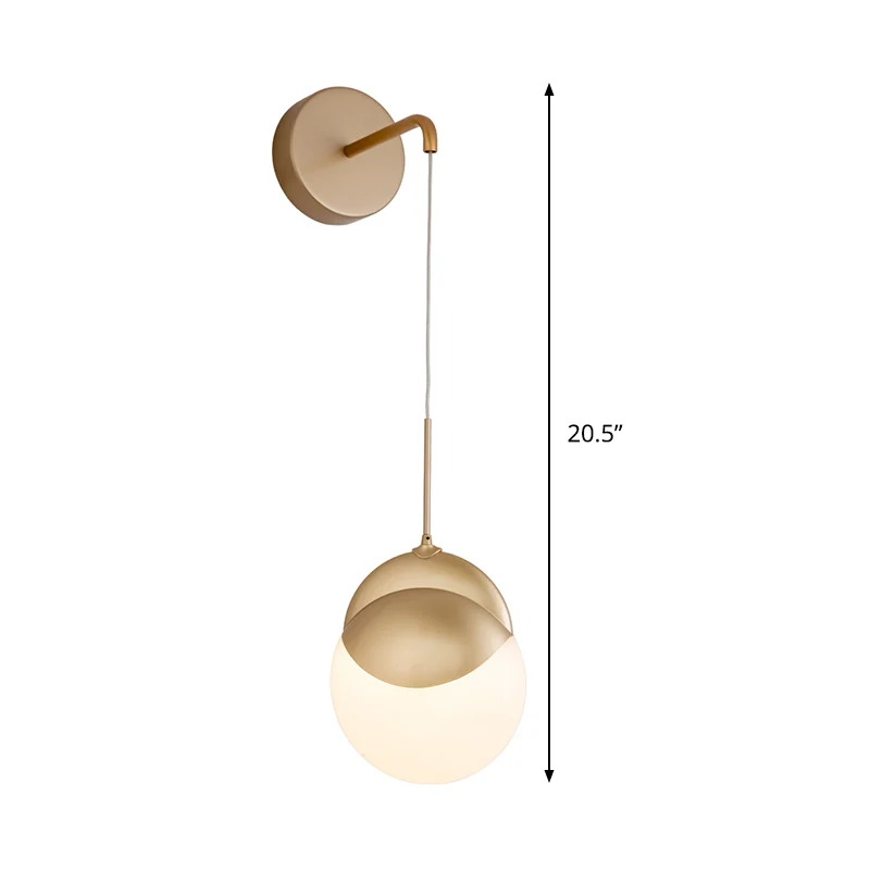 Applique murale moderne en or avec abat-jour rond en verre de lait, 1 ampoule, pour salon Clearhalo