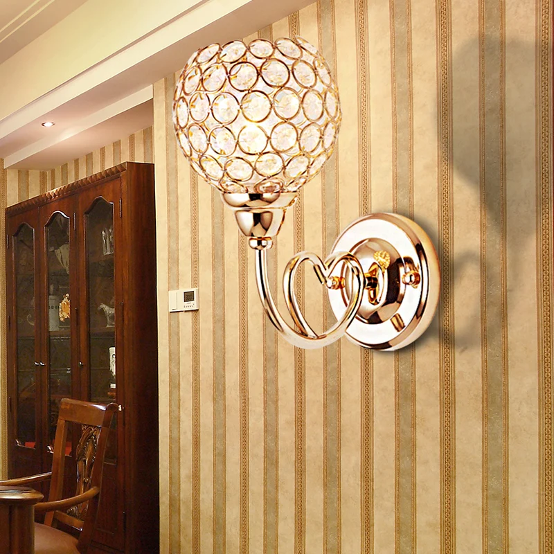 Applique murale moderne en cristal transparent, 1 tête, finition dorée, bras en métal en forme de cœur Clearhalo