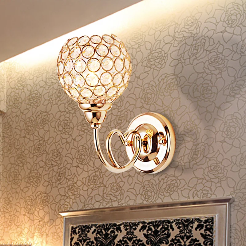 Applique murale moderne en cristal transparent, 1 tête, finition dorée, bras en métal en forme de cœur Clearhalo