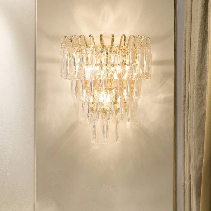 Applique murale moderne à 4 niveaux en cristal taillé rectangulaire, 3 têtes dorées, pour salon Clearhalo