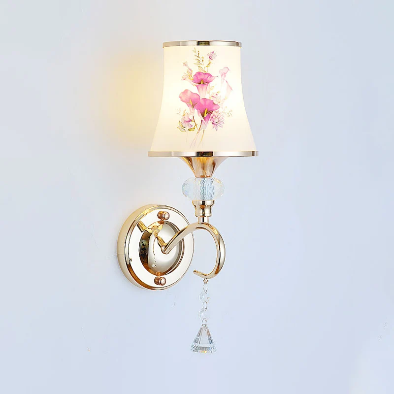 Applique murale moderniste dorée à 1/2 lumières pour chambre à coucher avec abat-jour en verre peint arqué Clearhalo