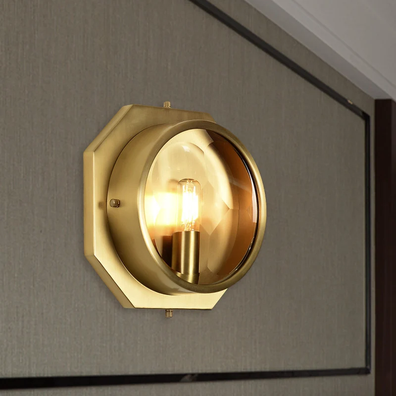 Applique murale octogonale pour chambre à coucher, luminaire colonial en métal doré à 1 tête avec accents de cristal Clear...