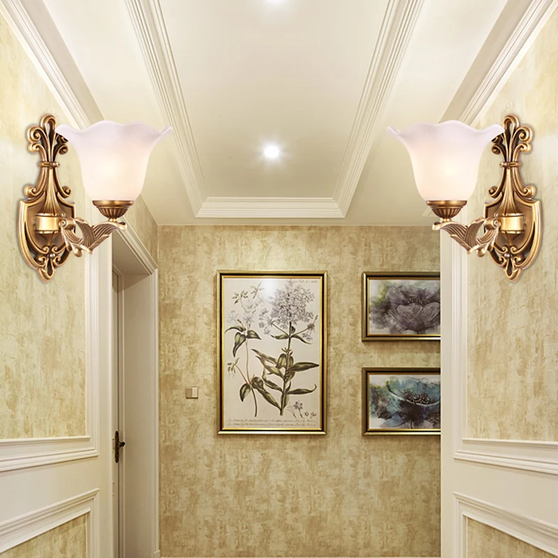 Applique murale pour Foyer en forme de fleur, verre opale traditionnel, finition Bronze, luminaire mural Clearhalo