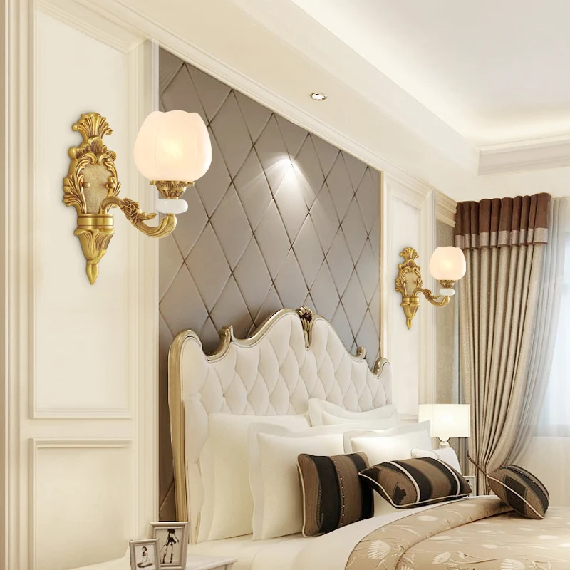 Applique murale pour Foyer en forme de fleur, verre opale traditionnel, finition Bronze, luminaire mural Clearhalo