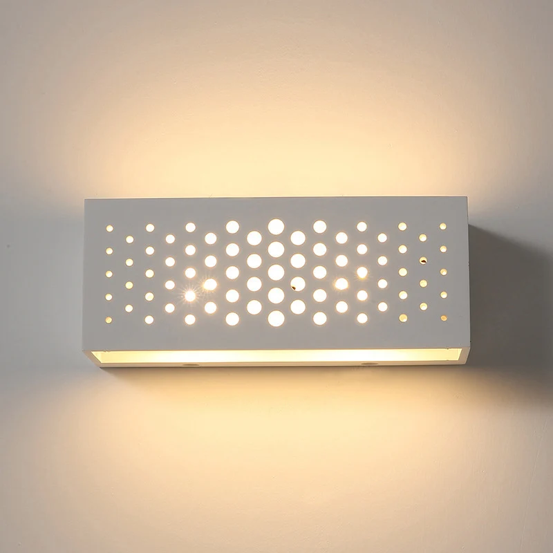 Applique murale rectangulaire en forme de boîte avec design découpé au laser, luminaire minimaliste en gypse à 1 tête pour...