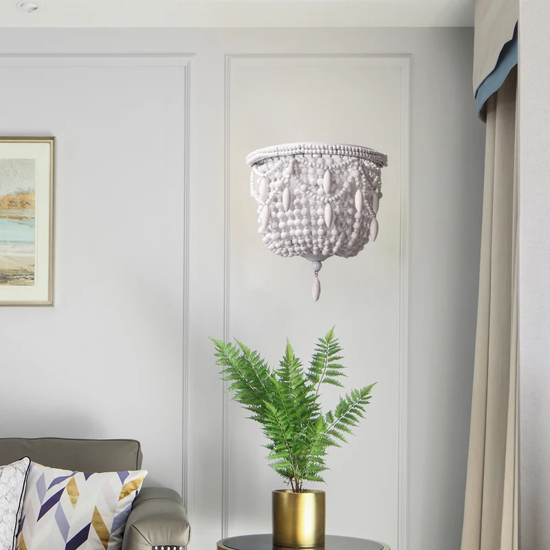 Applique murale traditionnelle blanche à 1 lumière pour chambre à coucher, luminaire avec panier et abat-jour en bois Clea...