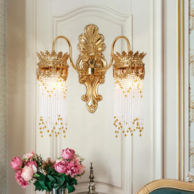 Applique murale traditionnelle en forme de couronne dorée, applique de salon en métal avec frange en cristal Clearhalo