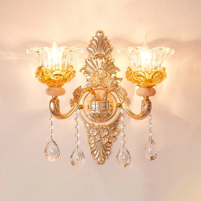 Applique murale à volants floraux dorés, luminaire traditionnel de couloir en verre avec accents de cristal Clearhalo
