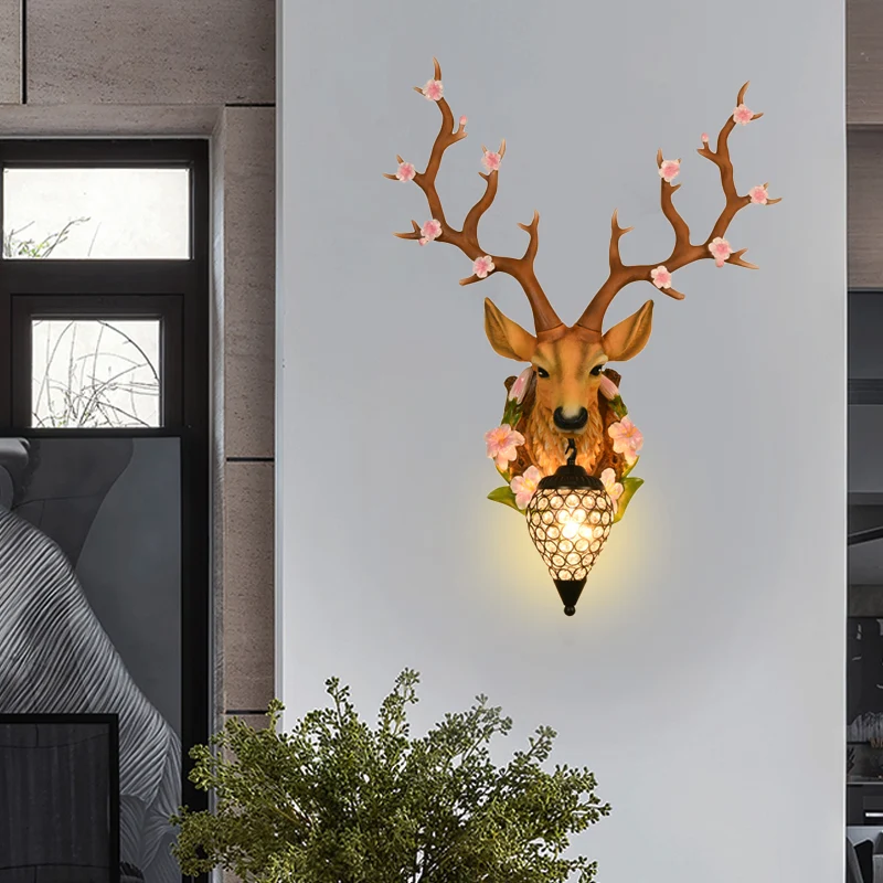Blanc/jaune 1 lumière 16,5"/23" W applique murale traditionnelle en résine de cerf avec abat-jour en cristal en forme de l...
