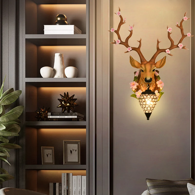Blanc/jaune 1 lumière 16,5"/23" W applique murale traditionnelle en résine de cerf avec abat-jour en cristal en forme de l...