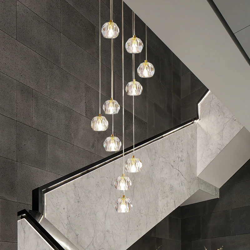 Boule en verre transparent multi-pendule doré de style moderne avec design en spirale pour escaliers Clearhalo