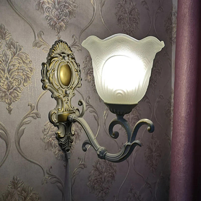 Bud Shade – applique murale de salon, Style rustique, verre à volants, luminaire mural blanc Clearhalo