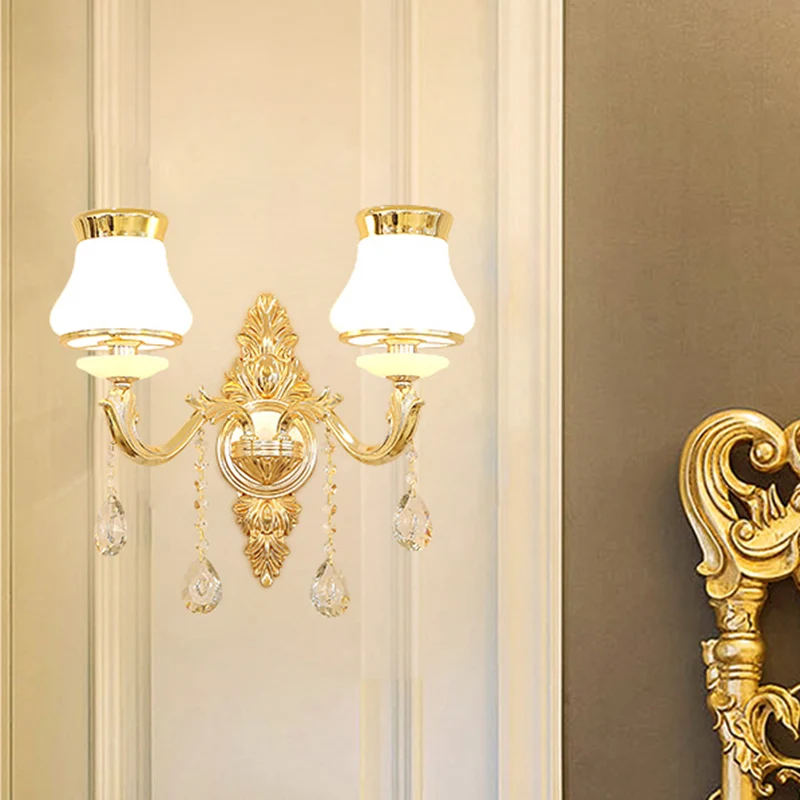 Bud Shade Applique murale en verre opale classique pour salon avec accents de cristal K9 en or Clearhalo