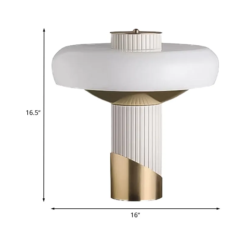 Champignon éclairage de table moderne métallique LED chambre petite lampe de bureau en blanc et or Clearhalo