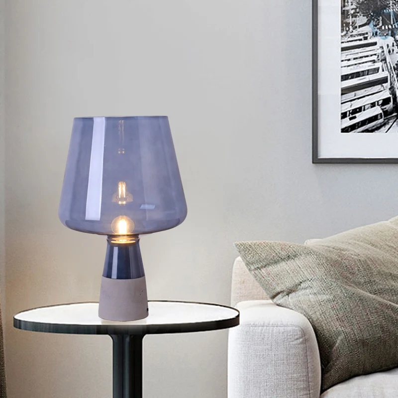 Éclairage de nuit à cône tronqué Lampe de table à 1 tête en verre jaune/bleu du milieu du siècle avec conception à dessus...