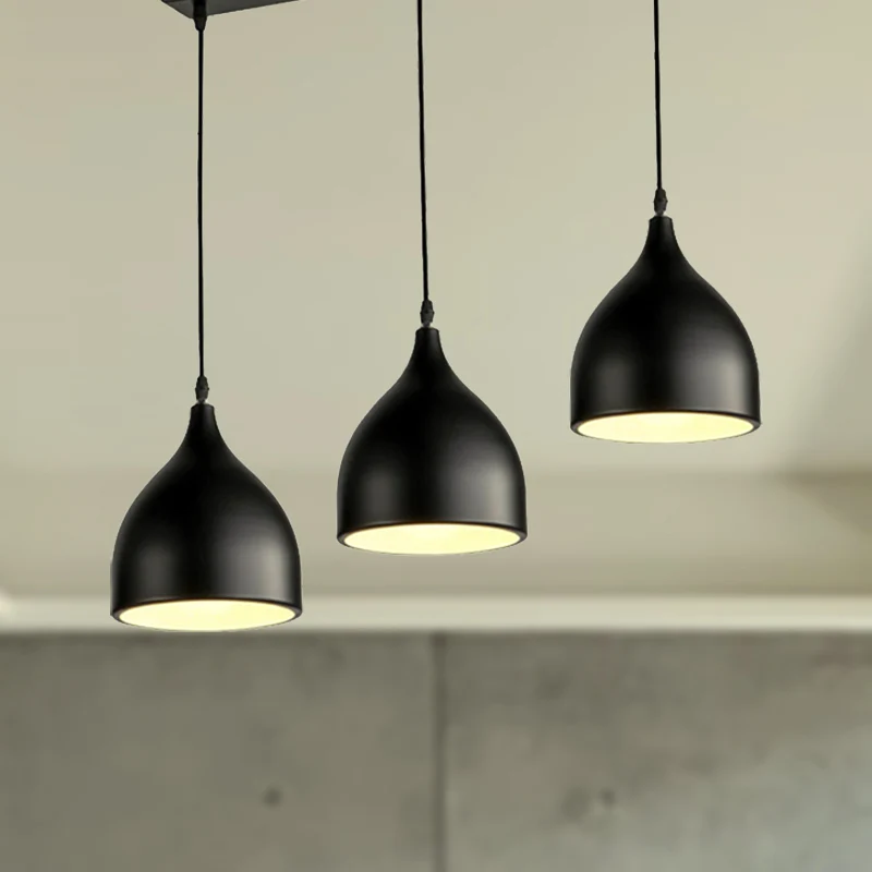 Éclairage suspendu de plafond métallique noir/blanc, abat-jour en dôme, 3 lumières, Style moderniste Clearhalo