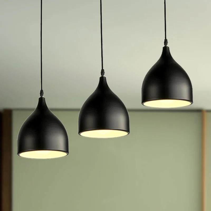 Éclairage suspendu de plafond métallique noir/blanc, abat-jour en dôme, 3 lumières, Style moderniste Clearhalo