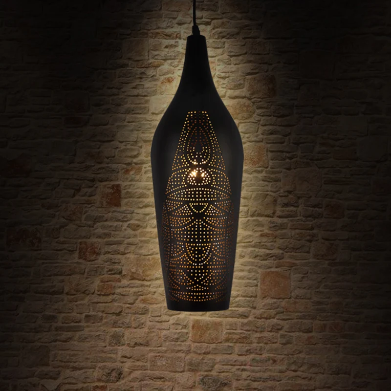 Éclairage suspendu sculpté Lampe à suspension de plafond décorative en métal à 1 ampoule en noir Clearhalo