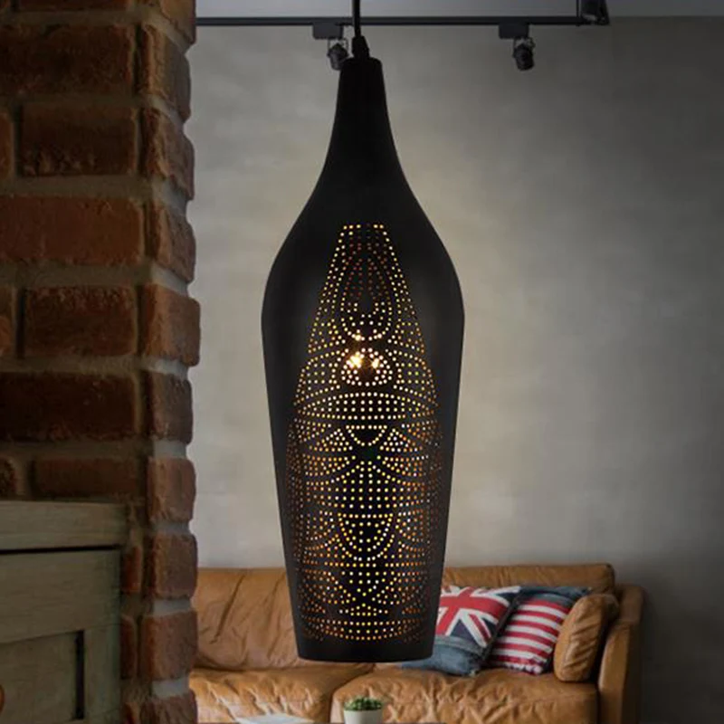 Éclairage suspendu sculpté Lampe à suspension de plafond décorative en métal à 1 ampoule en noir Clearhalo