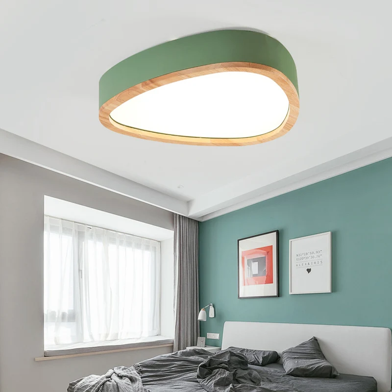Joli plafonnier LED en bois et acrylique en forme de larme pour chambre de garçon Clearhalo