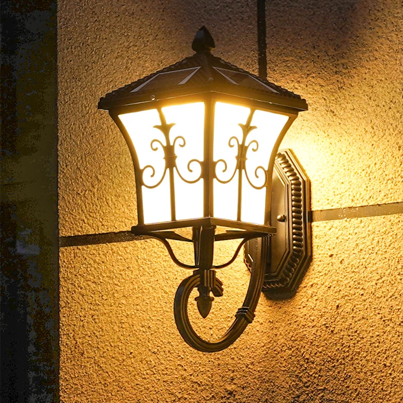 L'acrylique évasé la lumière solaire carrée de bâti de mur éclairage extérieur traditionnel de mur de LED Clearhalo