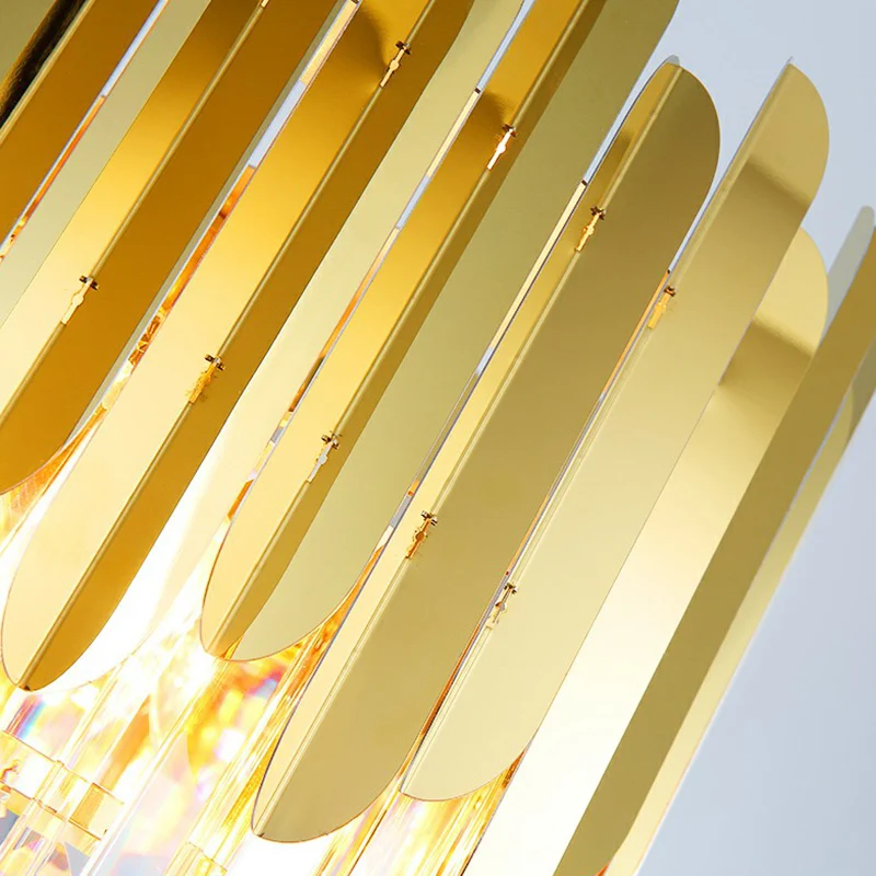 Lampadaire conique doré postmoderne à 3 lumières en cristal prismatique pour salon Clearhalo