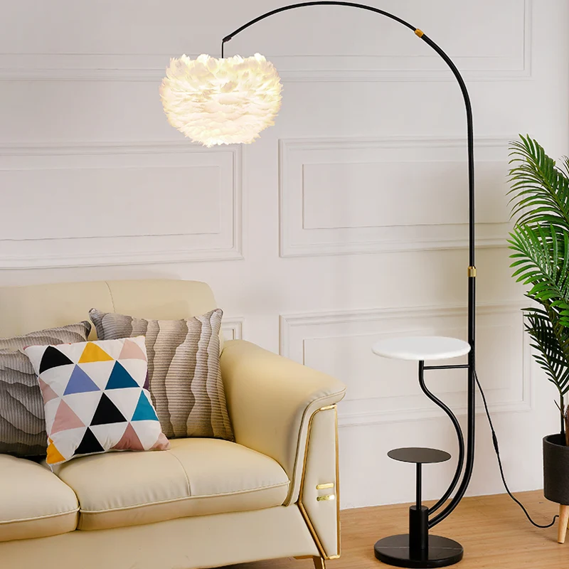 Lampadaire hémisphère moderne plume lampe sur pied arquée de salon unique avec plateau Clearhalo