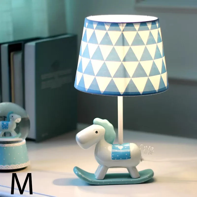 Lampe de bureau cheval à bascule pour enfant, avec abat-jour en tissu, 1 lumière en métal, lampe de bureau pour enfants Cl...