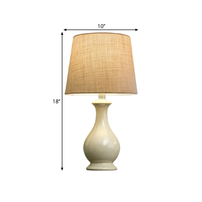 Lampe de bureau conique à 1 ampoule, lampe de table de chevet en tissu Beige de campagne avec Base en forme de Vase blanc...