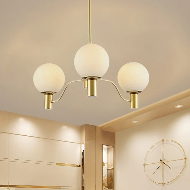 Lampe de lustre en verre blanc radial Post-moderne 3/6/8 lumières luminaire suspendu en or avec abat-jour boule Clearhalo