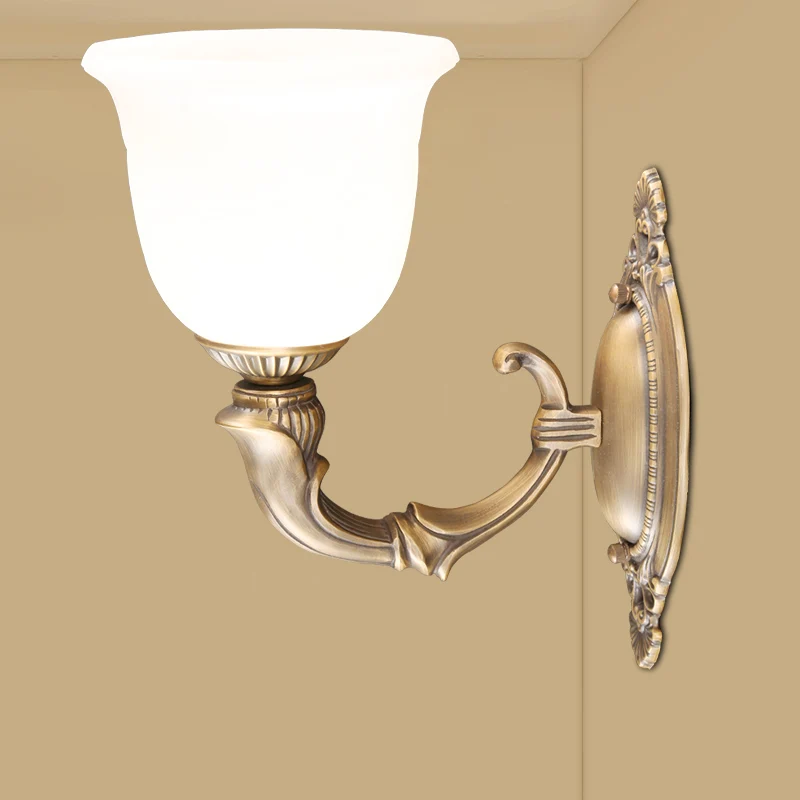 Lampe murale rétro cloche à 1 ampoule en verre ivoire, luminaire en Bronze pour allée Clearhalo