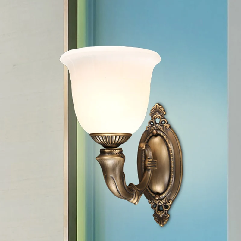 Lampe murale rétro cloche à 1 ampoule en verre ivoire, luminaire en Bronze pour allée Clearhalo