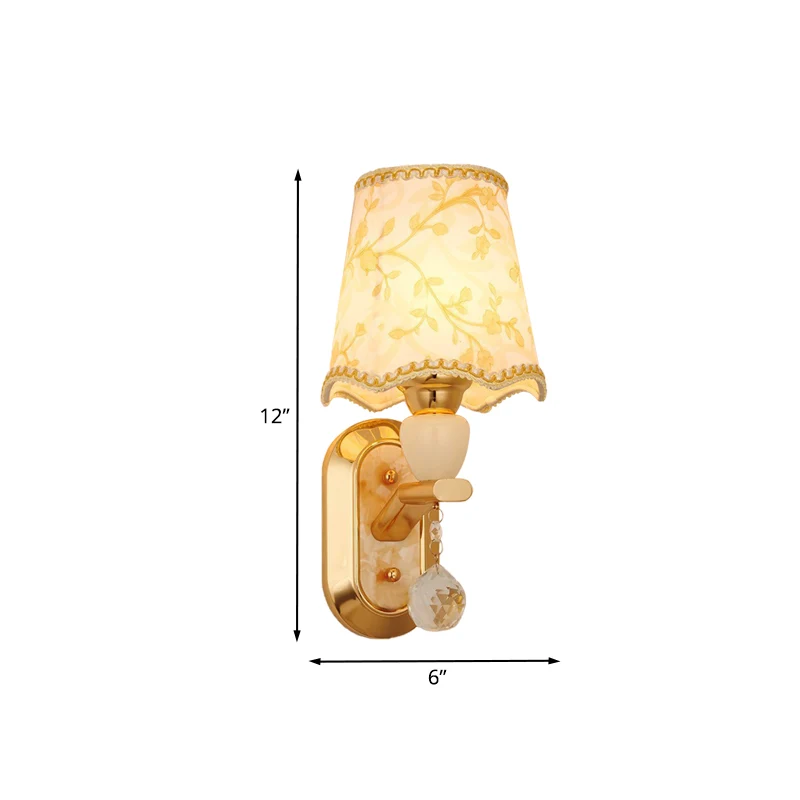 Lampe murale à 1 tête pour chambre à coucher, éclairage mural traditionnel au fini doré avec abat-jour en tissu à baril fe...