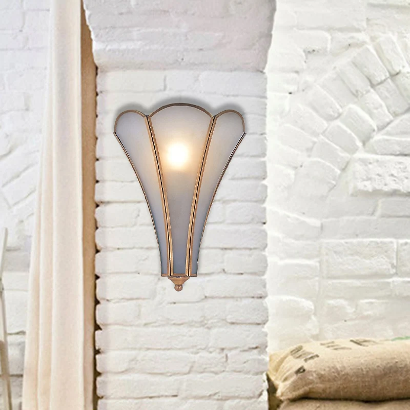 Lampe murale en verre dépoli pétale, classique, 1 ampoule, finition dorée, luminaire Clearhalo