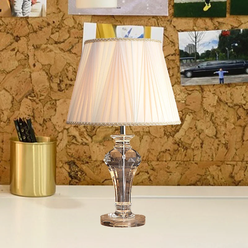 Lampe de nuit blanche en tissu froncé, abat-jour conique, éclairage de Table Simple avec Vase, Base en cristal transparent...