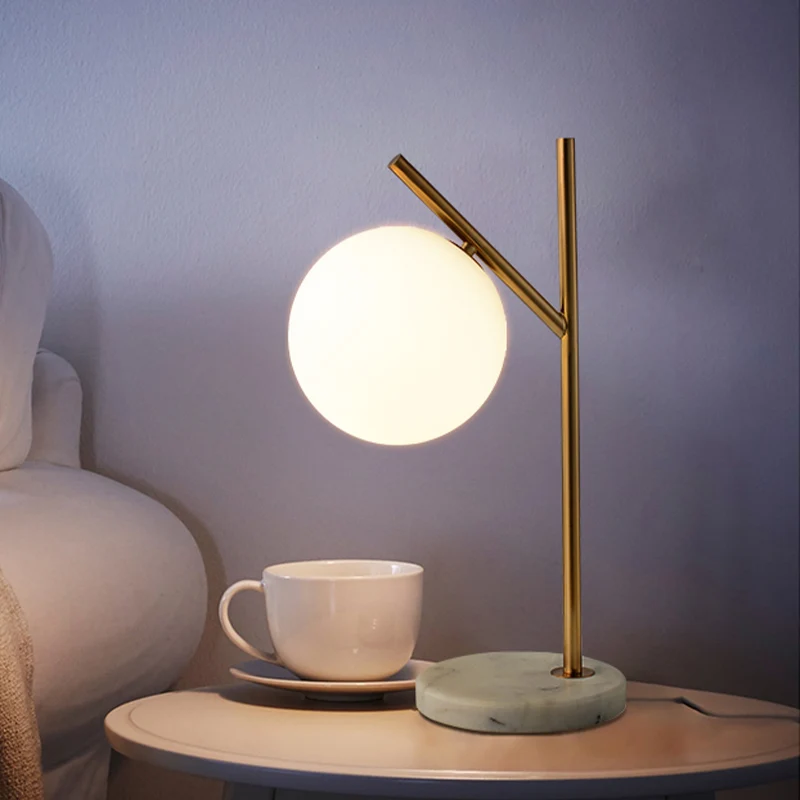 Lampe de nuit sphérique en verre blanc, minimaliste, 1 ampoule, finition en laiton, lampe de table de chevet Clearhalo