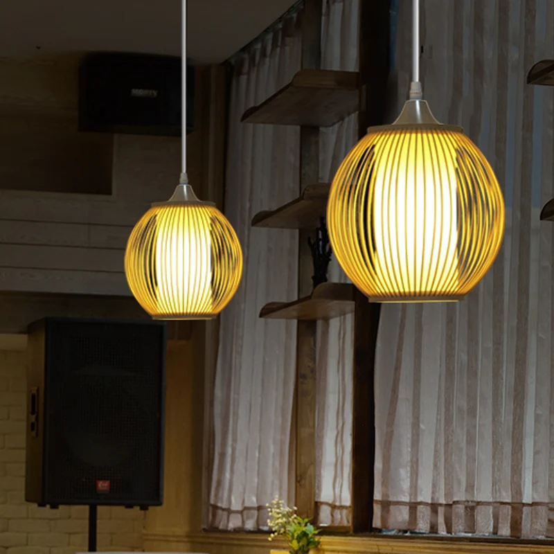 Lampe suspendue chinoise à 1 tête, lanterne beige, plafonnier avec abat-jour en bambou Clearhalo